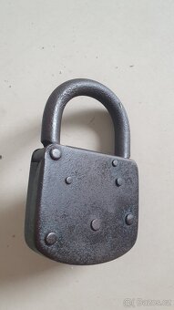 Starý visací zámek - 2