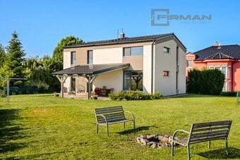 Prodej novostavby rodinného domu 5+kk 178m² v Úvalech. - 2