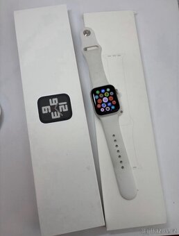 Apple watch SE 2022 40mm - 97% baterie - 2