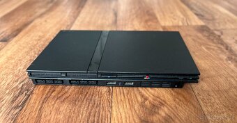 Sony Playstation 2 Slim (SCPH-75004) černá - 2