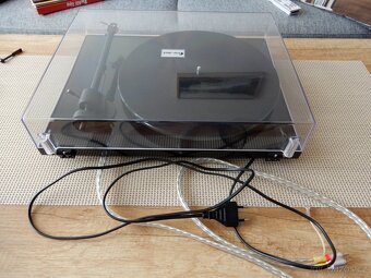 Gramofon Pro-Ject T1 - 2