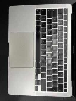 Apple MacBook Air M1 stříbrný (256 GB SSD, 8 GB RAM) - 2