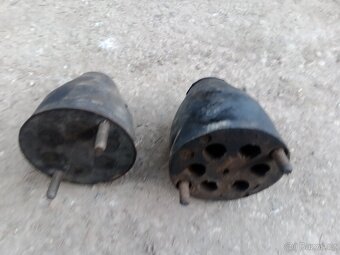 Prodám dvě  nosné gumy na vlek - 2