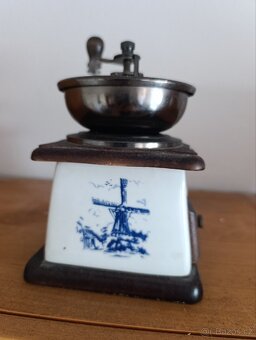 Mlýnek na kávu - 2