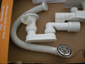 Sifon vanový a pračkový + dvířka - 2