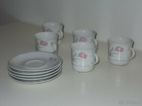 Sada hrnečků s talířky, čajový servis.. - 2