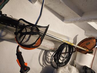 prodám křovinořez 2 roky starý - 2