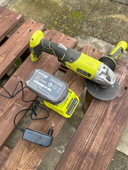 Ryobi aku flexa uhlová bruska - 2