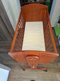 Dětská postýlka/ kolébka na kolečkách - 2