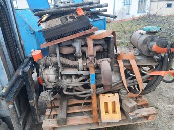 Motor do nakladače - 2