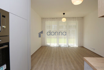 Pronájem ateliéru, 1+kk/zahrádka, 30m2, v přízemí novostavby - 2