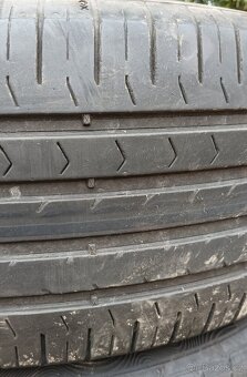 2x 215/55 R17 94V letní pneumatiky Continental hloubka dezén - 2