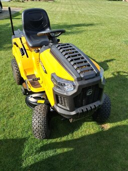 Zahradní traktor Cub Cadet LT2 - 2