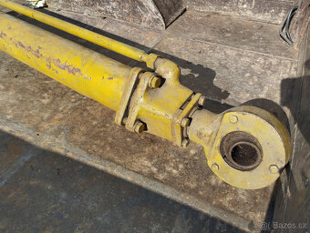 Hydraulický valec - štípací stroj - 2