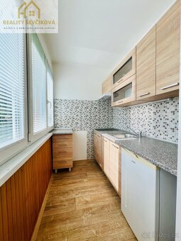 Pronájem bytu 1+kk, 28m2 – Severní, Hradec Králové - 2