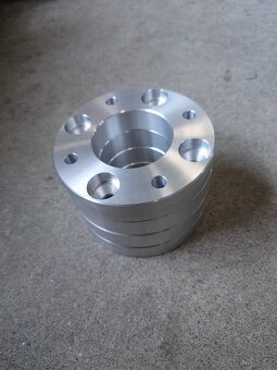 Podložky pod kola na ctyrkolku 4x110mm - 2
