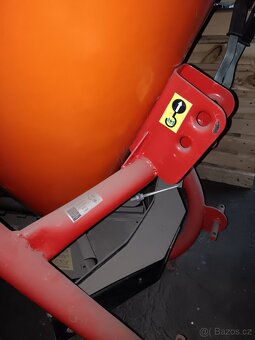 Rozmetadlo za malotraktor - 2