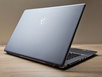 17" 165HZ DOTYKOVÝ_MSI CREATOR Z17HX_32GB_2TB_RTX 4070 8GB - 2