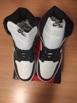 Jordan 1 Retro High "Satin Black Toe" - 2