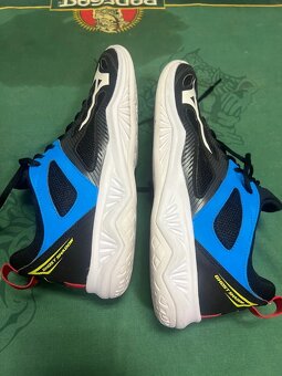 Panske salovky halovky mizuno ghost shadow 42,5 buty - 2