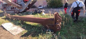 Prodloužení ramena na bagr JCB - 2