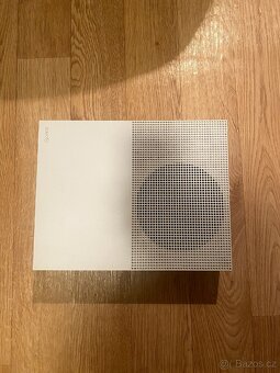 Xbox one S 1TB bez ovladače - 2