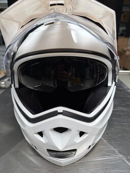 Výklopná helma Caberg M - 2