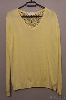 NOVÝ dámský svetřík s kamínky velikost M - 2