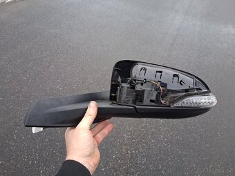 Toyota CHR leve zrcatko - 2