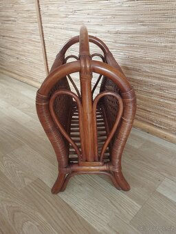 Ratanový stojan na časopisy - 2