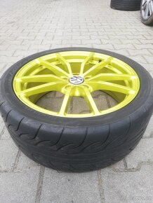 Kola VW prototyp r18 - 2