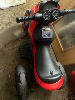 Dětské elektrické auto - 2