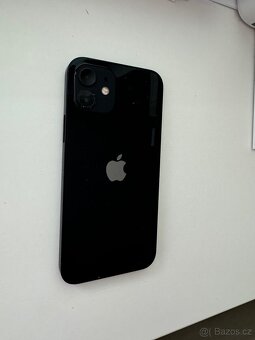 Pekny Apple iPhone 12 64GB Black - 2