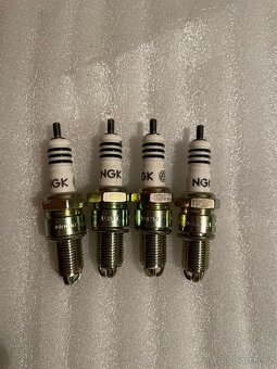 ZAPALOVACÍ SVÍČKA NGK - 101000036AA - 2