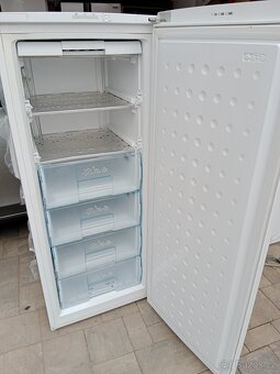 Suplikovy mrazak Beko - 2