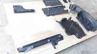 VW Transporter T5 – KRYTY - PLASTY PODVOZKU - 2