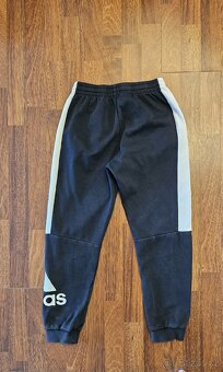 Tepláky Adidas vel. 150 - 2