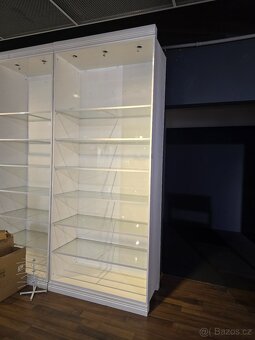 Regálová skříň – vybavení prodejny–likvidace č. 026-027-028 - 2