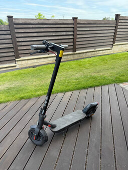 Elektrokoloběžka Xiaomi Electric Scooter 4 Pro 2nd Gen - 2