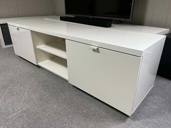 TV stolek BYÅS,lesklá bílá - 2
