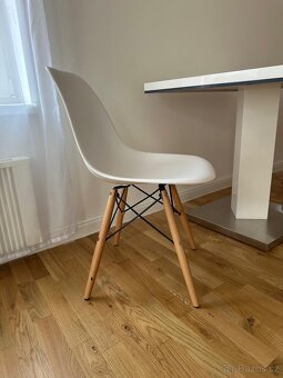 Malý jídelní set – stůl 80×80 cm + 2 židle - 2
