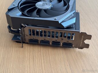 ASUS ROG STRIX Radeon RX 6700 XT 12GB OC - 2