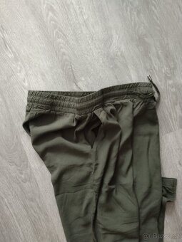 Dámské khaki lehké kalhoty s viskózou.Velikost 38. - 2