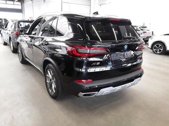 BMW X5 45e xDrive 3.0 290kW 4X4 X-Line / Vzduch / 2x ALU 19 - 2