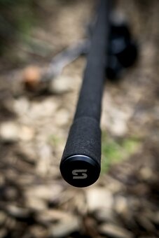 Prodám 2 pruty Sonik Insurgent 10ft 3lb + originální obal - 2