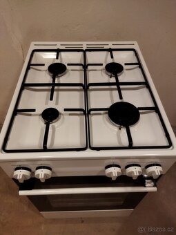 Sporák celoplynový MORA P 140 AW+ plynová hadice - 2
