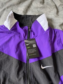 Fialová větrovka Nike Windbreaker - 2