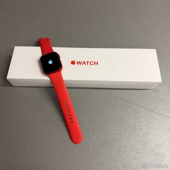 Apple Watch 6 44mm červené - 2
