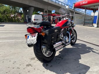 Suzuki VZ 800 Marauder - 2