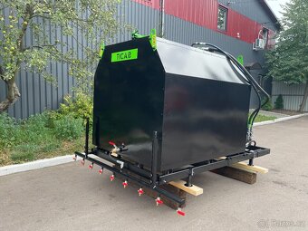 Postřikovač bitumenové emulze na 2000 litrů - 2